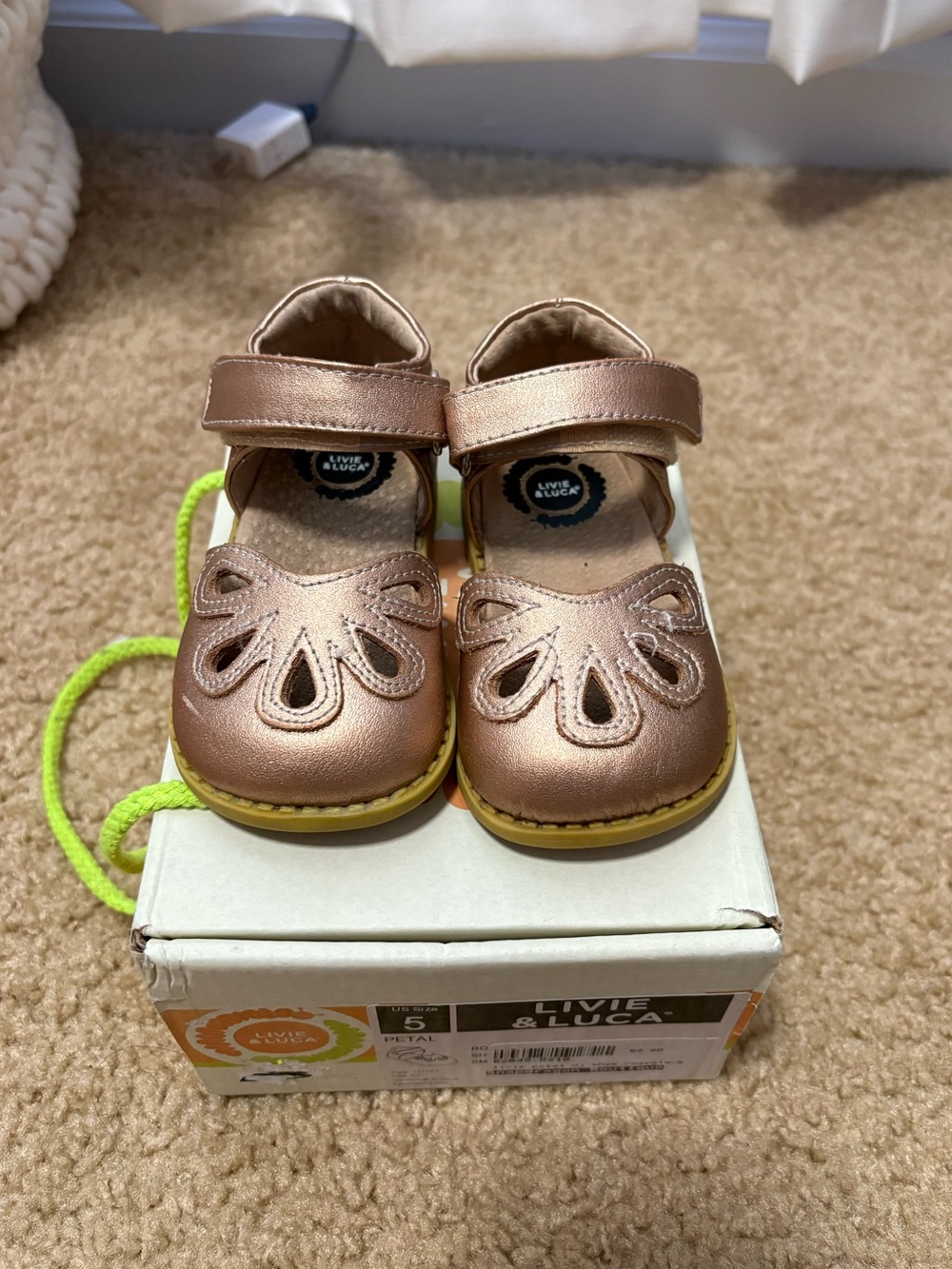 Livie & Luca Metallic Rose Gold Toddler size 5